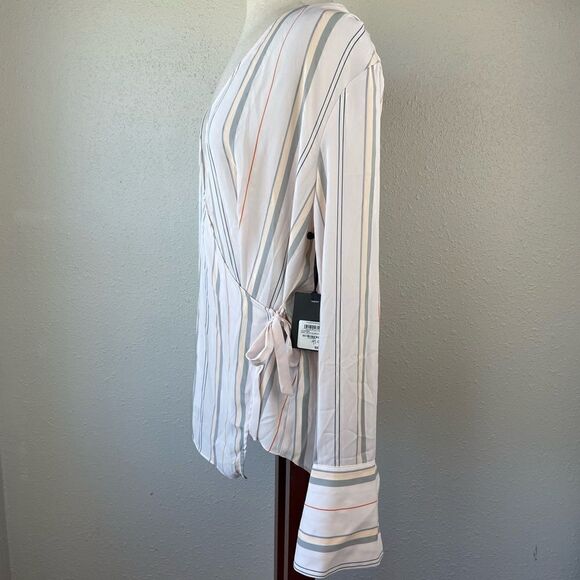 NWT Trouvé Wrap Blouse Size L - Picture 4 of 10